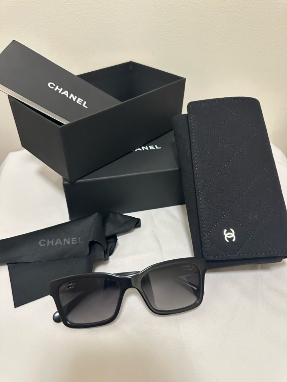 CHANEL Black Sunglasses with Dark Gradient Lenses and Quilted Case style 5417